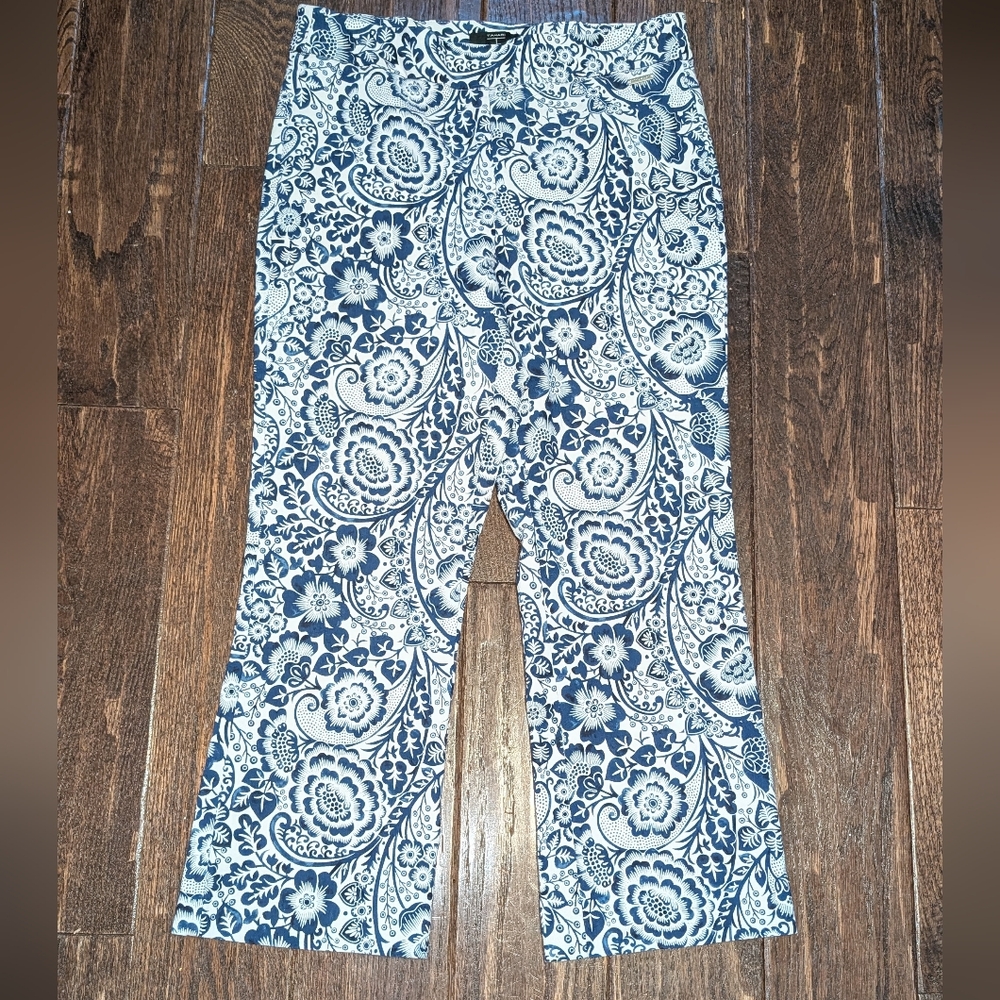T Tahari Cropped Pants Floral Paisley Print